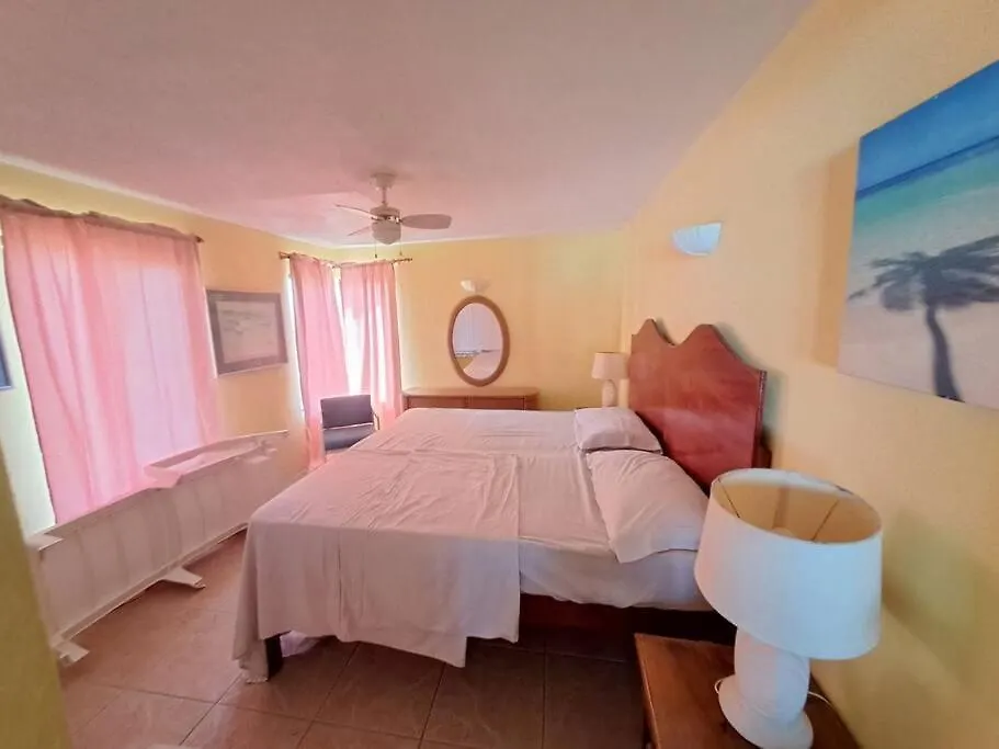 Oceanfront Apartment In Oistins! Christ Church 0*,